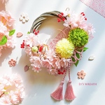  春風桜と春色マムのリース