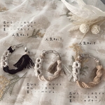 ⭐︎1   ハンドストラップ　 マクラメ　お花　便利　スマホ　スマホグッズ　スマホホルダー　バッグチャーム　綿100%  安心素材　シルバー　ゴールド　フラワー　マルチホルダー　ヌビバッグ　スマホ　