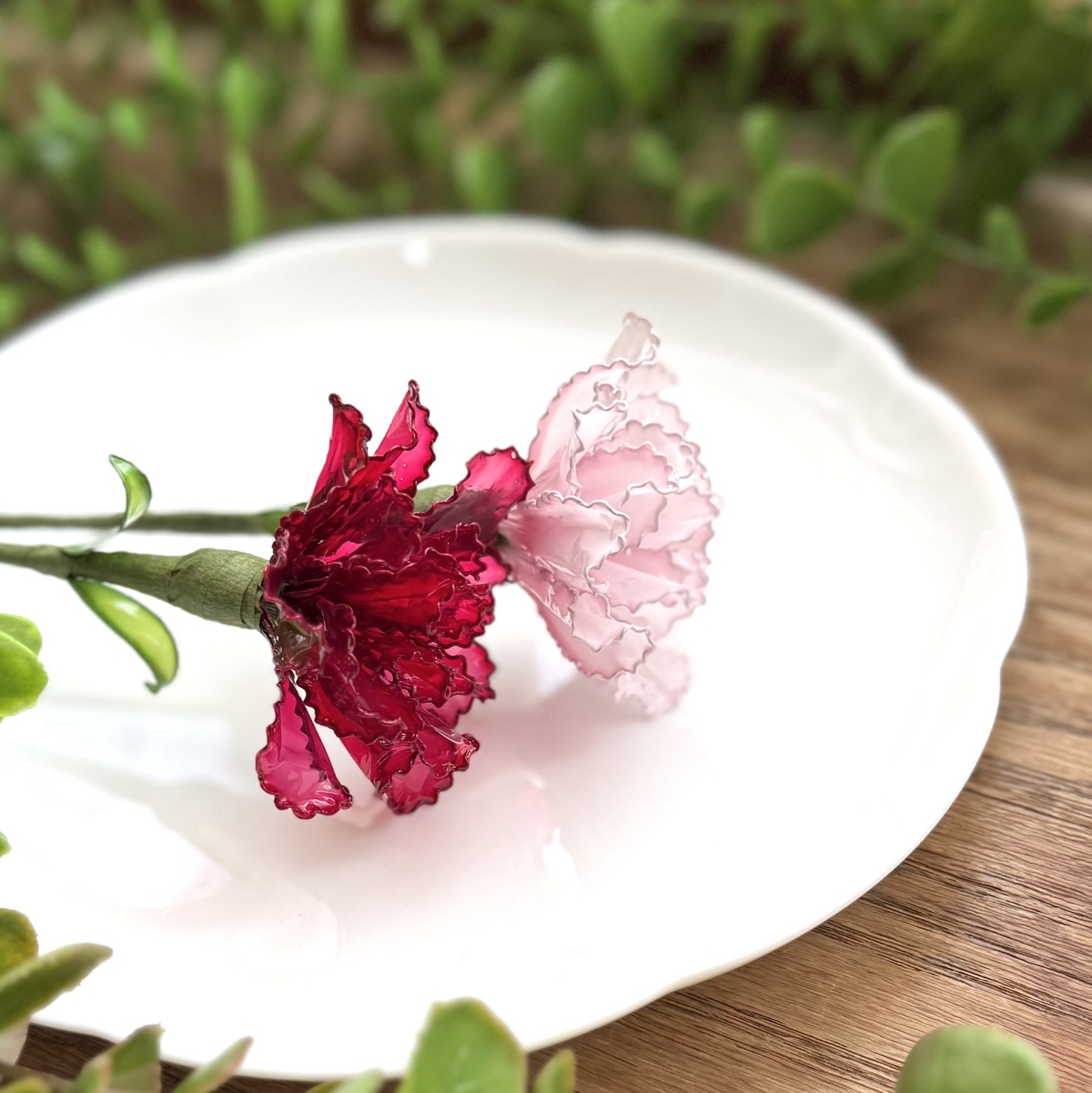 白薔薇のアレンジメント　　　　アメリカンフラワー　（ディップフラワー） アメリカンフラワー、ディップフラワー(白薔薇とカンパニュラ