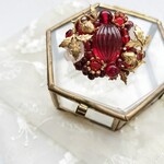 brooch　真鍮　いちご　ストロベリー　ヴィンテージカボション　赤