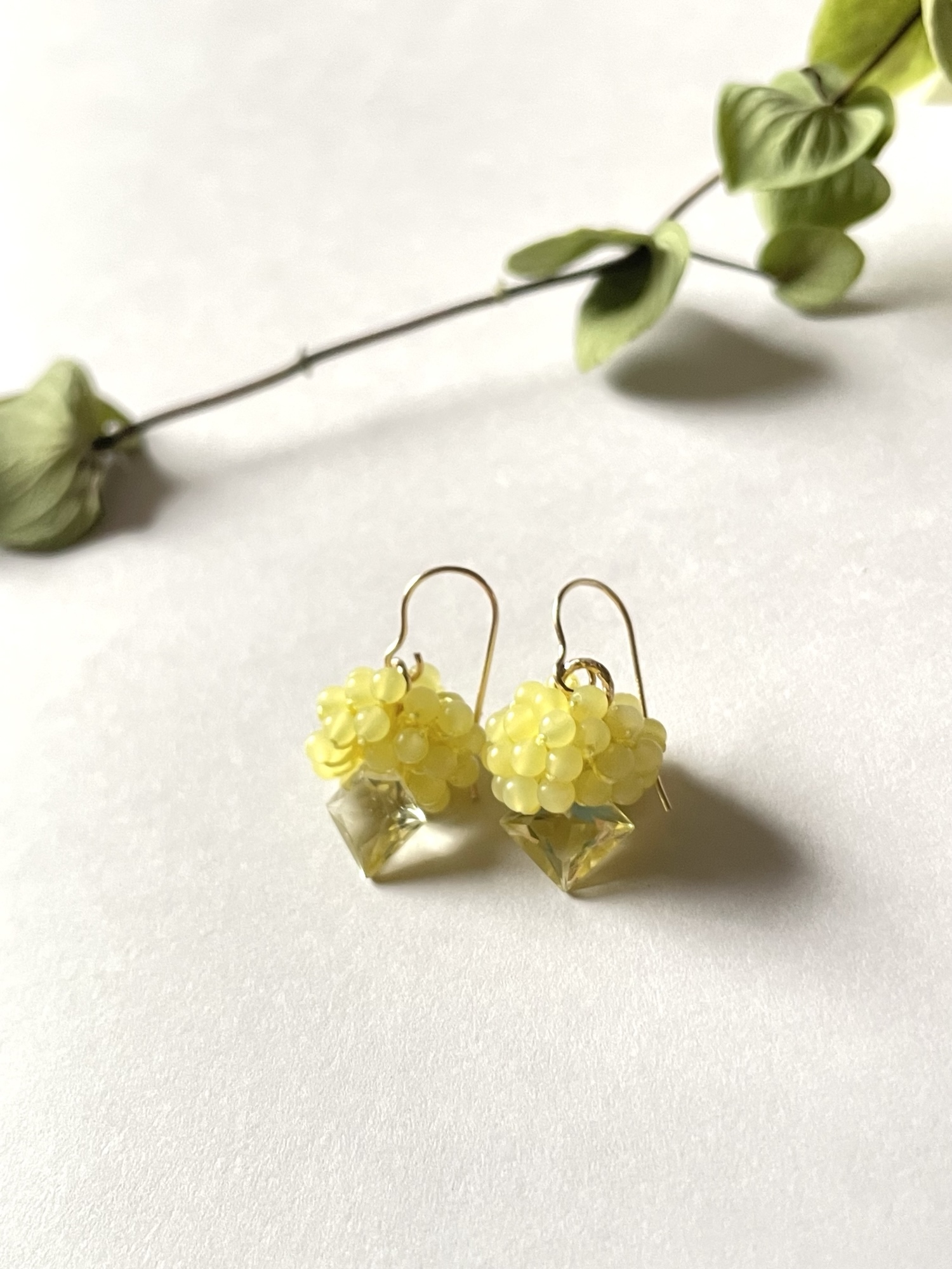 プレナイトと小粒天然石のピアス 楽天市場】ピアス プレナイトの通販