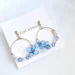 紫陽花とスワロフスキー　フープ　ピアス・イヤリング　ブルー　あじさい　アジサイ