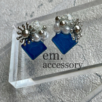 ピアス　クリア　パール　シルバー　フラワーピアス　クリアピアス　レジンピアス　モード　球体ピアス　かっこいい　バブル　ビジュー　シャボン玉　ブルー　青　海　波　夏　スクエア　あお　青担　