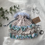 ❁【かぎ針編み】ビーズ付きフリル巾着　ポーチ　デジカメケース　カメラポーチ　小物入れ