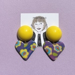 vintageナチュラルイエロー×花柄ポリマークレイピアス▼イヤリング  個性的 レトロ レトロポップ 80S 古着 ポリマークレイ 樹脂粘土 昭和レトロ 黄色  オリエンタル カラフル レジン 紫