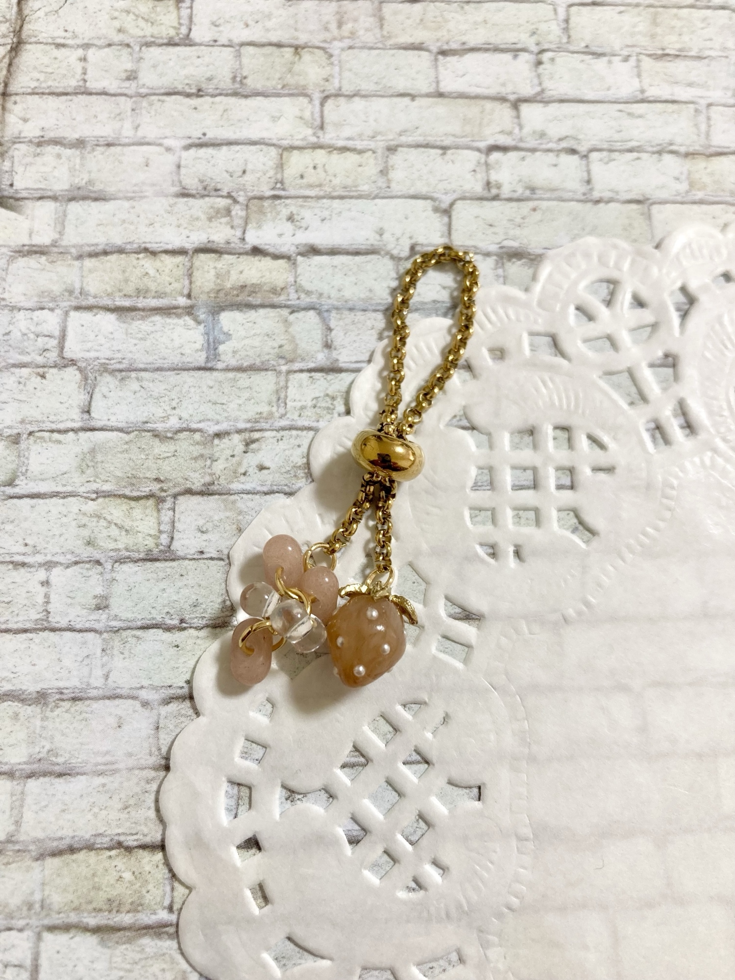 いちご ハンドメイド 高級 指輪 手放すか迷ってます いちご ハンドメイド 高級 指輪 手放すか迷ってます - メルカリ