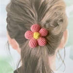 ぷっくり フラワーモチーフのヘアゴム  ‪✿ ヘアクリップ  キッズ かぎ針編み お花 キッズヘアゴム ヘアアクセサリー クリップ バッグチャーム モチーフ編み フワフワ ピンク