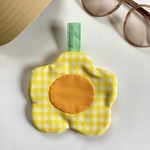 お花のポーチ（黄色チェック）  カラビナ（フック）付き