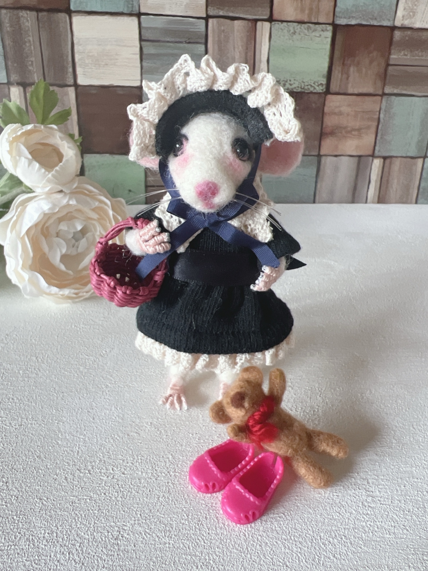 羊毛フェルト人形　ねずみさん、ハンドメイド ねずみの女の子/羊毛フェルトのお人形 - sugarmaple88 | minne byGMO
