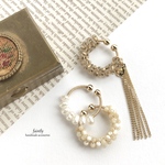 【1点物】重ね付けを楽しむ。大人のイヤーカフ　３本セット　片耳用　淡水パールとシェルビーズ、チェコシードビーズのアクセサリー