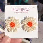 カラフルビーズフラワー オレンジ×アイボリー ピアス/イヤリング