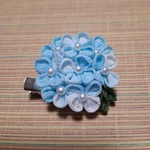 つまみ細工　紫陽花　2wayピン　水色ぼかし　母の日