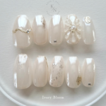 Ivory Bloom│ぷっくりフラワー×ミルクオーロラの大人可愛いネイルチップ  結婚式 成人式  ブライダルネイル ウェディングネイル ネイルチップ サイズオーダー 夏ネイル  ジューンブライド