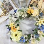 ラナンキュラスとパンジーのリース　初夏リース　初夏　春　夏リース　玄関リース　プレゼント　ギフト　ドアリース　ラナンキュラス　パンジー　アジサイ　黄色紫陽花　ラナンキュラスのリース　