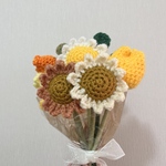 【期間限定値下げ︎✿】ハンドメイド 暖色系花束 枯れないお花 毛糸 かぎ編み