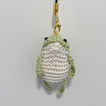 【編みぐるみ】カエルさんのストラップ