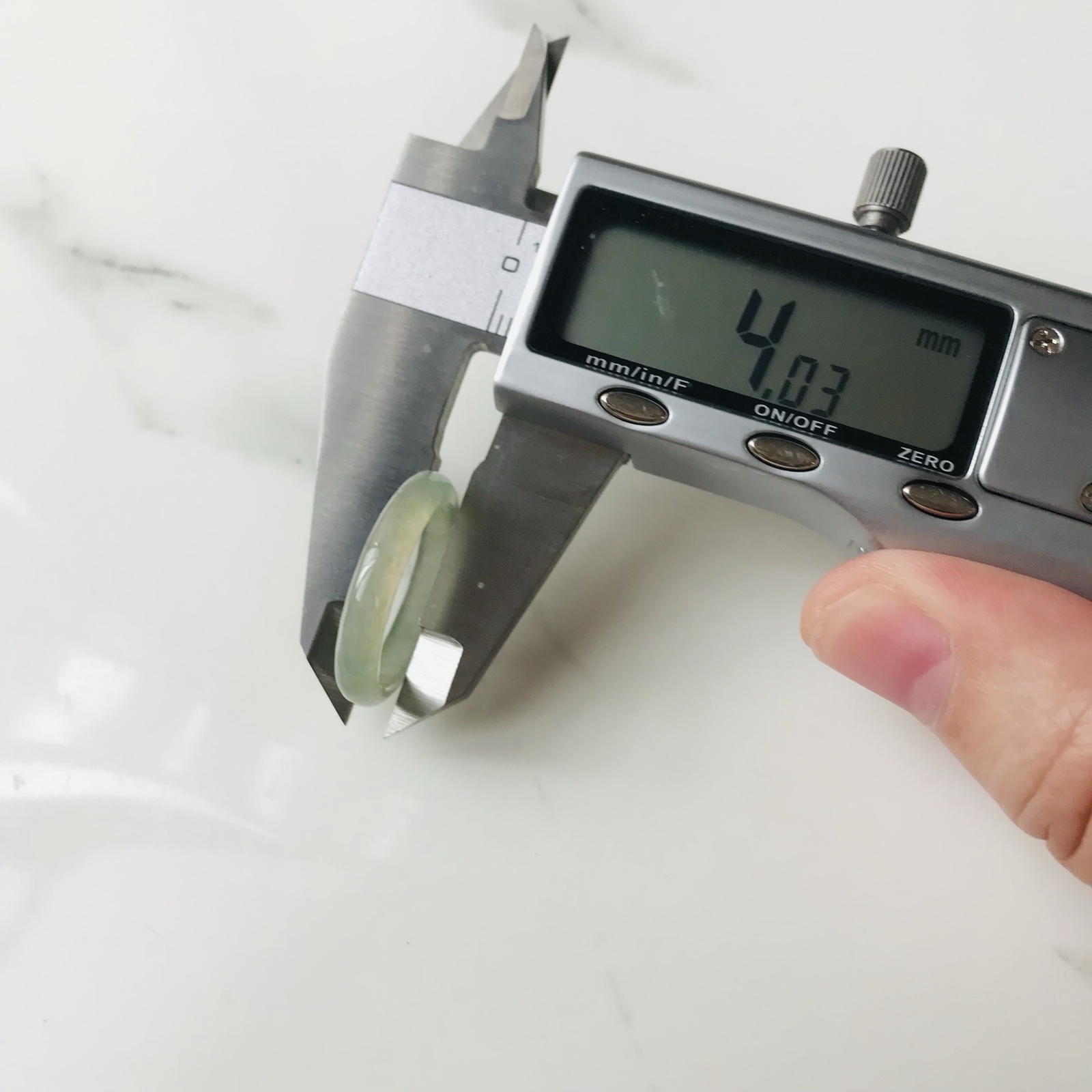 [R50-084］ ジェイド　JADE ヒスイ　本翡翠　くりぬき　リング　天然石　一点物　ミャンマー産　18号　指輪