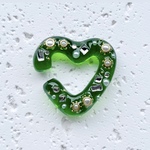 HEART earcuff ( 鏡の国 bijou olive )// イヤーカフ レジン