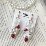 いちご　お花　ピアス／イヤリング　レッド