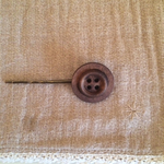 大きめウッドボタンのヘアピン