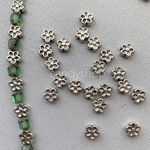 20pcs antique silver フラワービーズ　スペーサー