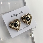 【gold】ハート✖︎5　dailymailyハート　ハートピアス　大人可愛い　キラキラ　ゴールド　ビーズ刺繍　レトロ　カジュアル　ハートイヤリング　