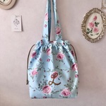 ローズピンク柄 水色巾着トートバッグ
