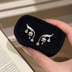 silver925芯　ジルコンビジューとフラワーのピアス　シルバー