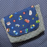 紺色ネイビー働く車ピクセルアート　ドット絵　黒ギンガムチェック　横型横入れお弁当袋　大きめ　男の子　キルティング　マジックテープ式