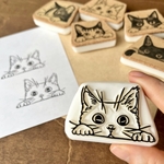 ･:*こっそり見つめてるよ･:*  こっそりのぞき見シロにゃんこ•ねこはんこ