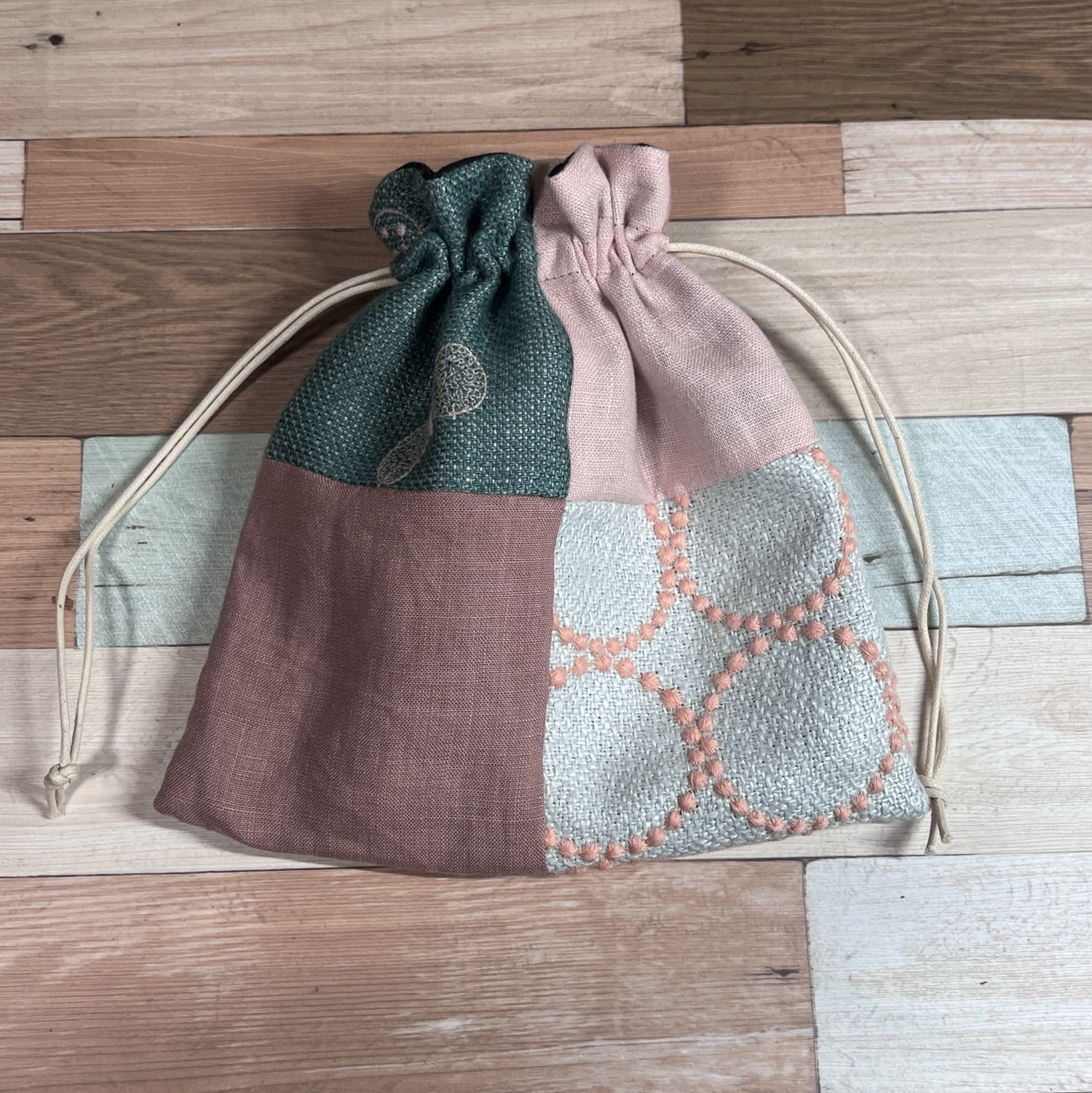 ピピ様　　ミナペルホネンハンドメイド　ポーチ ミナペルホネン ポーチの人気通販 | minne byGMOペパボ 国内最大