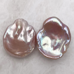 大粒花びらケシパールのピアス/イヤリング 22mm パープル系 紫 ペア バロック 真珠 結婚 ウェディング ピンク系