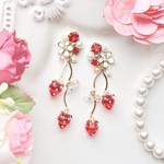 《再販》swing strawberry フラワービジュー ピアス/イヤリング