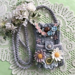 手編み　スマホ•携帯ショルダーバッグ（水色）★サコッシュ　ポシェット　マーガレット　