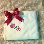 【5月誕生花】ピンクバラ🌹の刺繍ハンカチ