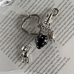 ＊black strawberry bear key ring＊ステンレス　イチゴ　クマ　ハート　鍵穴　二重リング　キーホルダー　〈no.95〉