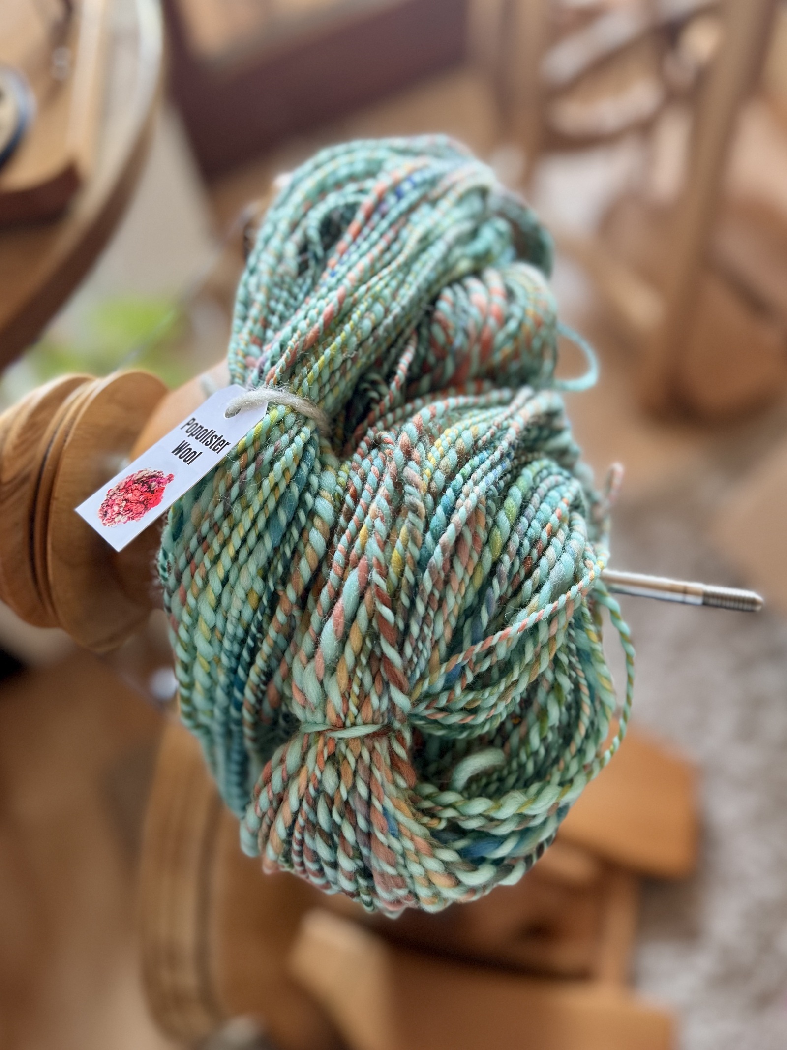 ドイツ発送　手紡ぎ毛糸　アートヤーン　149g