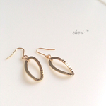 オーバル ツイストリング シンプル フックピアス