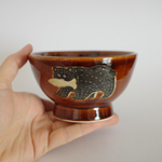 熊と鮭のお茶碗(ブラウン)　飯碗 / ごはん茶碗 / ボウル / 陶器