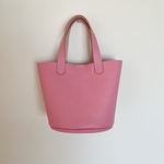 丸底ミニトートバッグ　バケツ型トートバッグ　ショルダーバッグ　シュリンクレザー　ピンクのバッグ