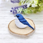 幸せの青い鳥🐦コルリ刺繍ブローチ　野鳥　鳥　小鳥