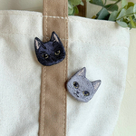 【推し猫】猫好きさんへの贈り物♪　ゆるリアルな猫刺しゅうブローチ　ギフト　プレゼント　クンツァイト　９月　 ハロウィン　黒猫