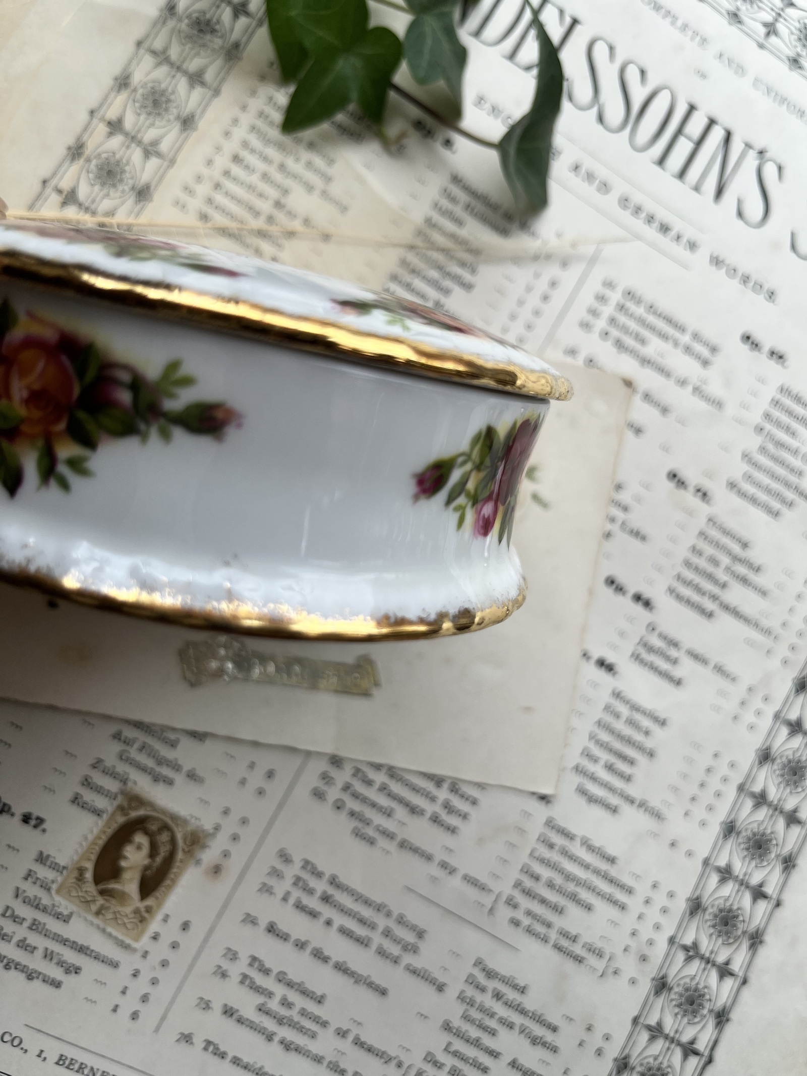 英国買い付け♪ヴィンテージ ロイヤルアルバート社 ジュエリー