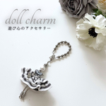 再、再再販gray＆white doll charm