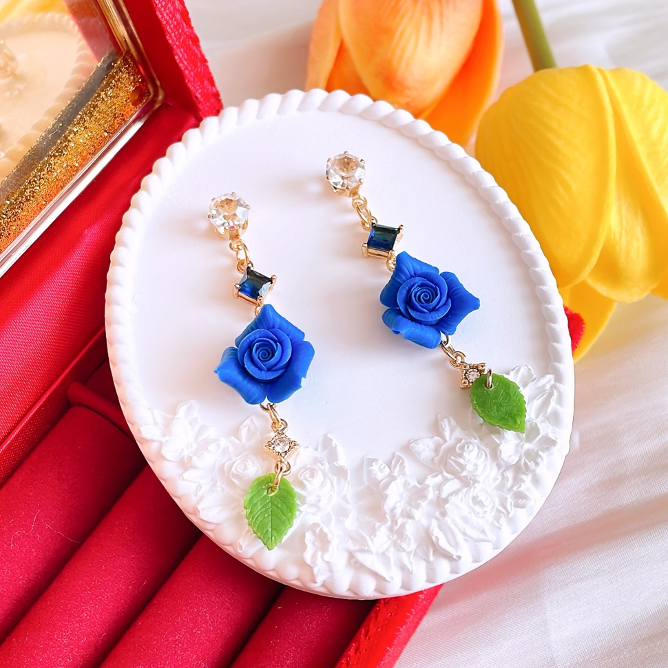 <専用ページ>ミニ薔薇 アクセサリー おまとめ4点 専用ページ>ミニ薔薇アクセサリーおまとめ&ジュエリーケース