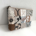 ミナペルホネン・ベージュ系パッチワークとforest tile のマチつきポーチ 18cm