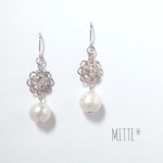 ひとつぶスワロ＆コットンパールのフラワーピアス＊シルバー