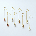 スワロフスキーのシンプルロングピアス