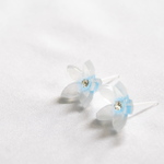  雪の日のお花 ピアス / イヤリング
