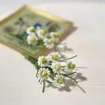 布花🌿リラックス効果のある人気のハーブ、カモミールのブーケブローチ
